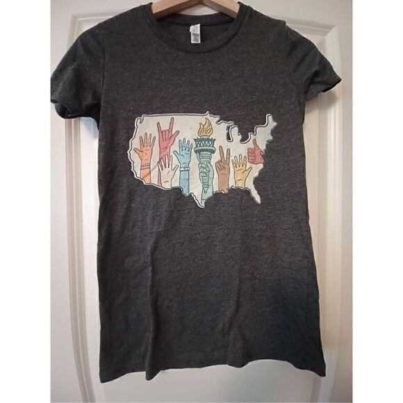 Unity Women's T-shirt size Small - Picture 1 of 2